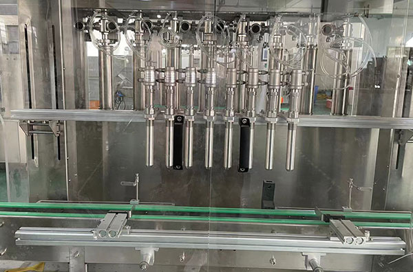 全自動(dòng)精華液灌裝機(jī)設(shè)備的優(yōu)勢(shì)優(yōu)點(diǎn)